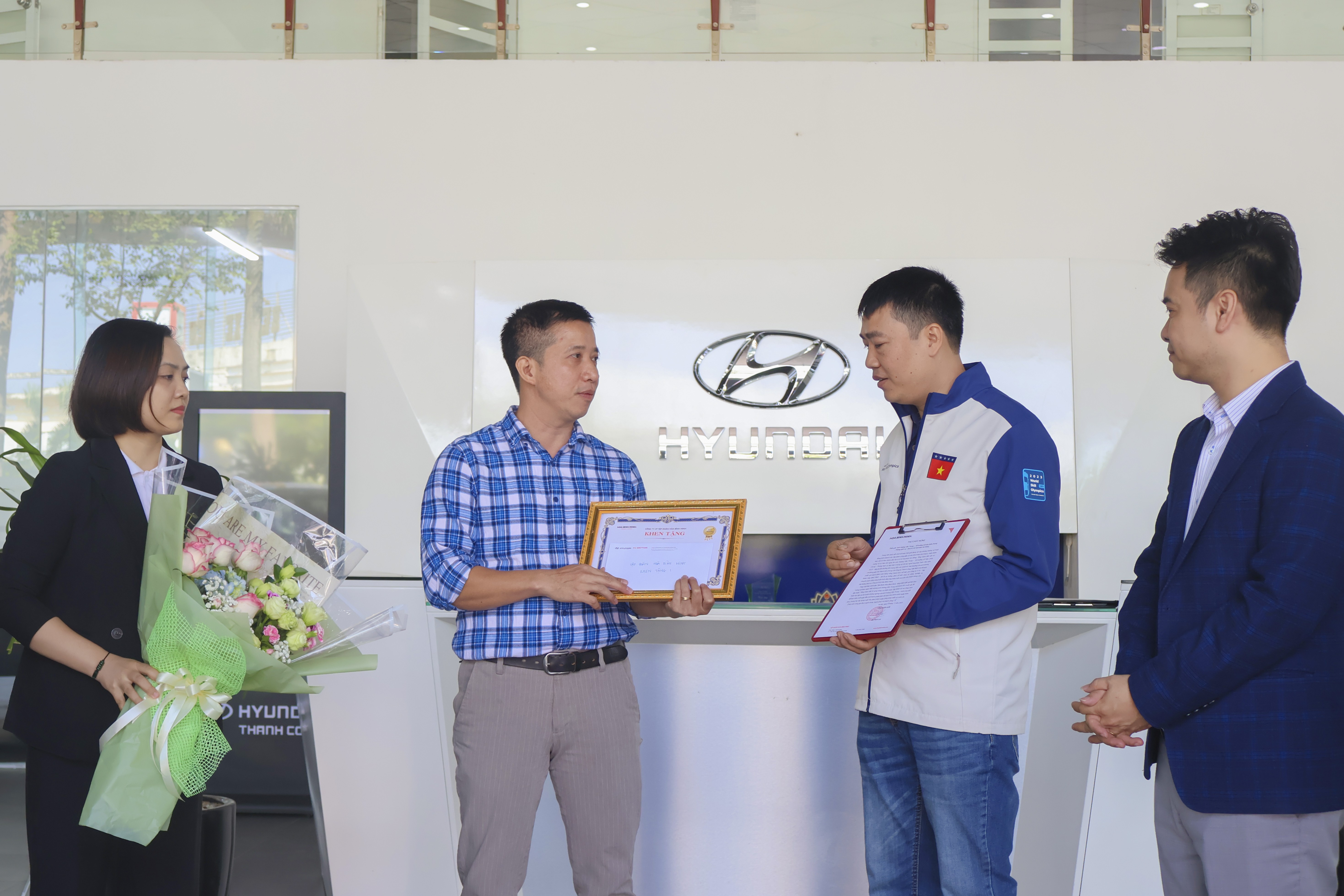 Tổng giám đốc Tập đoàn Hoà Bình Minh gửi thư chúc mừng nhân sự Đại lý Hyundai Hà Đông